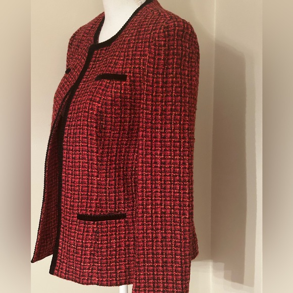 Alfred Dunner Petite Red and Black Tweed Open-Front Blazer - Picture 4 of 8